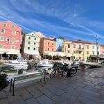 Farbenfrohe Hausfasaden Veli Losinj_Kroatien 2025
